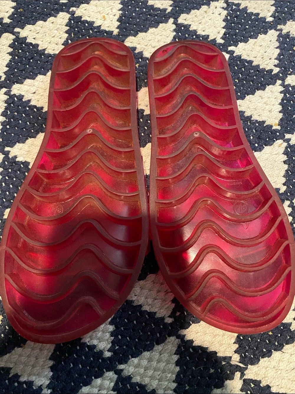 GAP translucent fuchsia